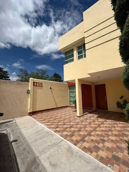 Casa Llena De Vida Y Estilo En Un Conjunto Con Vigilancia Centrico En Puebla Villa 0*,